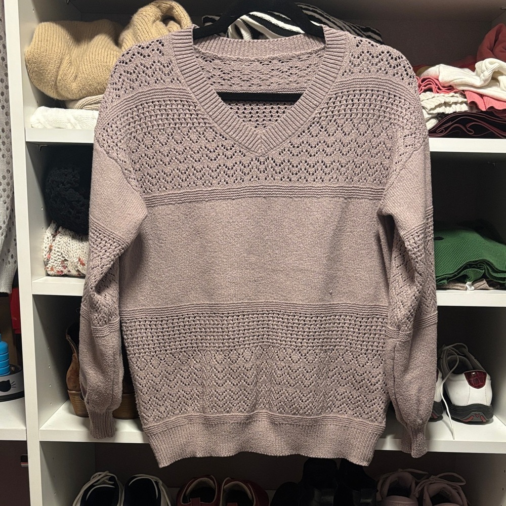Elegant Mauve V-Neck Sweater